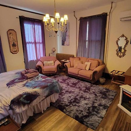 Arcadia Academy Bed & Breakfast ภายนอก รูปภาพ